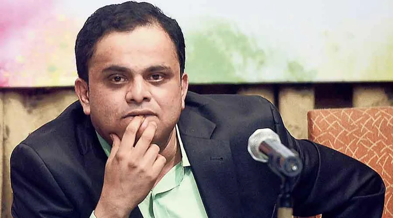 অনর্থক বিতর্ক, দাবি ব্রাত্য বসুর