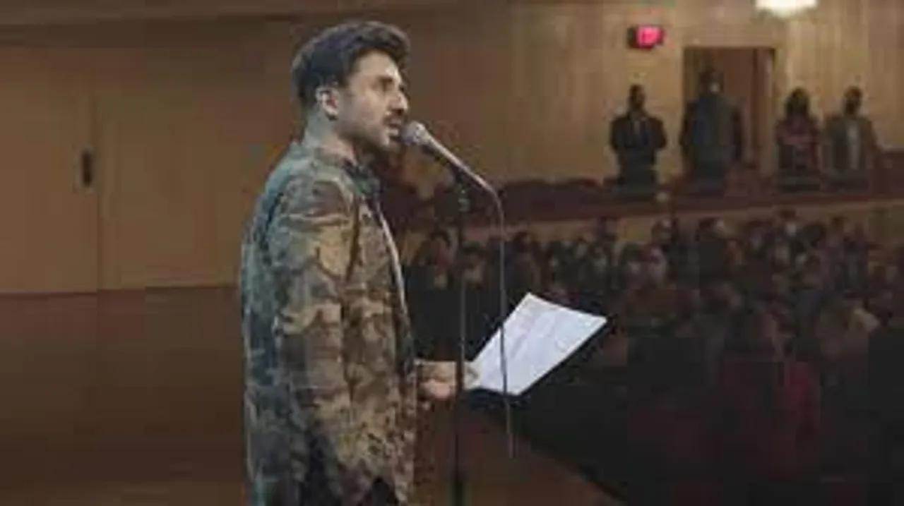 কমেডিয়ান বীর দাসের বিরুদ্ধে দায়ের এফআইআর