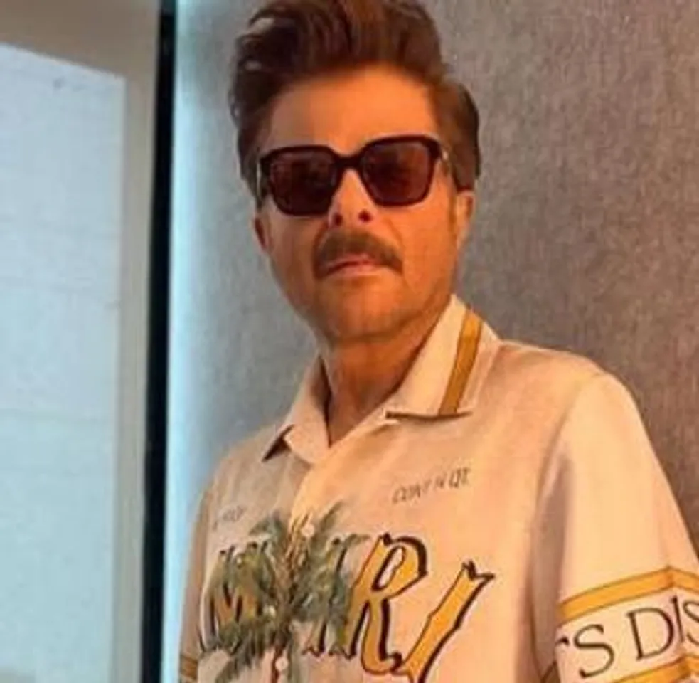 ডান্ডিয়ার তালে আনিল কাপূর, জানালেন নবরাত্রির শুভেচ্ছা