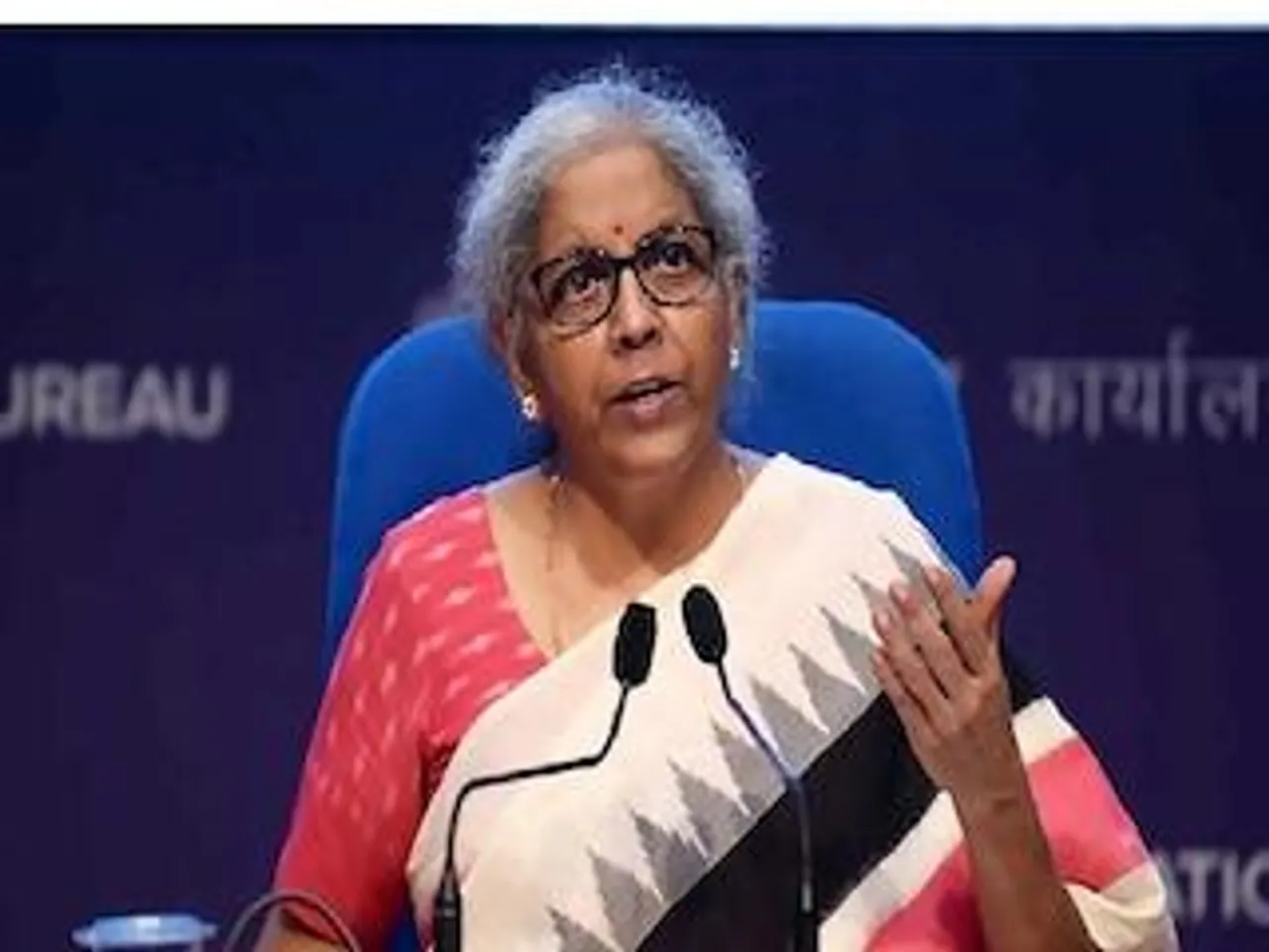 বাজেট পেশের আগে সাংবাদিক বৈঠকে কেন্দ্রীয় অর্থমন্ত্রী