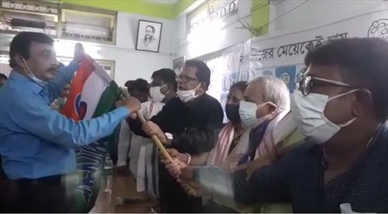 টিএমসিপি-র প্রতিষ্ঠা দিবসে তৃণমূলে যোগদান বাম ও গেরুয়া কর্মীদের