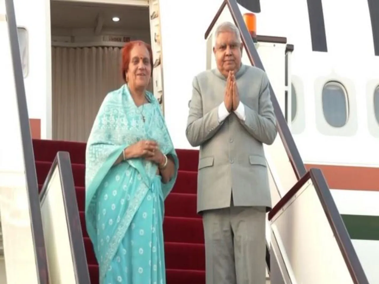 ফিফা বিশ্বকাপ উদ্বোধনের পর ভারতের উদ্দেশ্যে যাত্রা করলেন ধনখড়