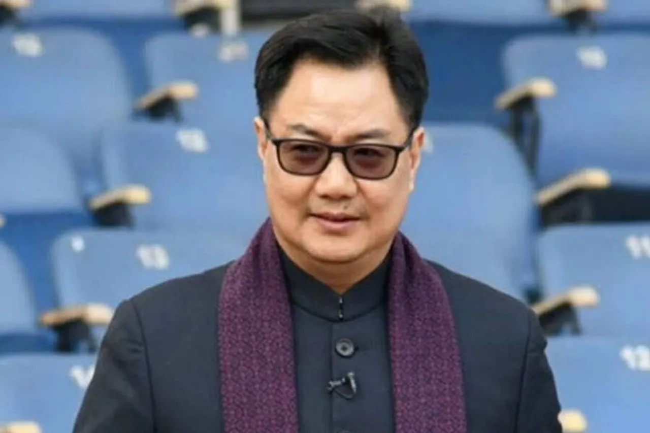 স্লোভাকিয়ার উদ্দেশে রওনা দিলেন কেন্দ্রীয় মন্ত্রী