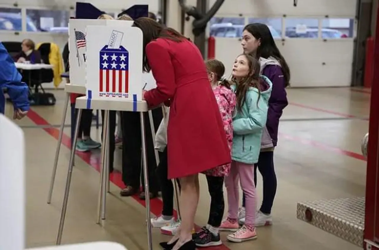 অ্যারিজোনায় ভোট গণনাযন্ত্রে সমস্যা, কারচুপির আশঙ্কা রিপাবলিকানদের