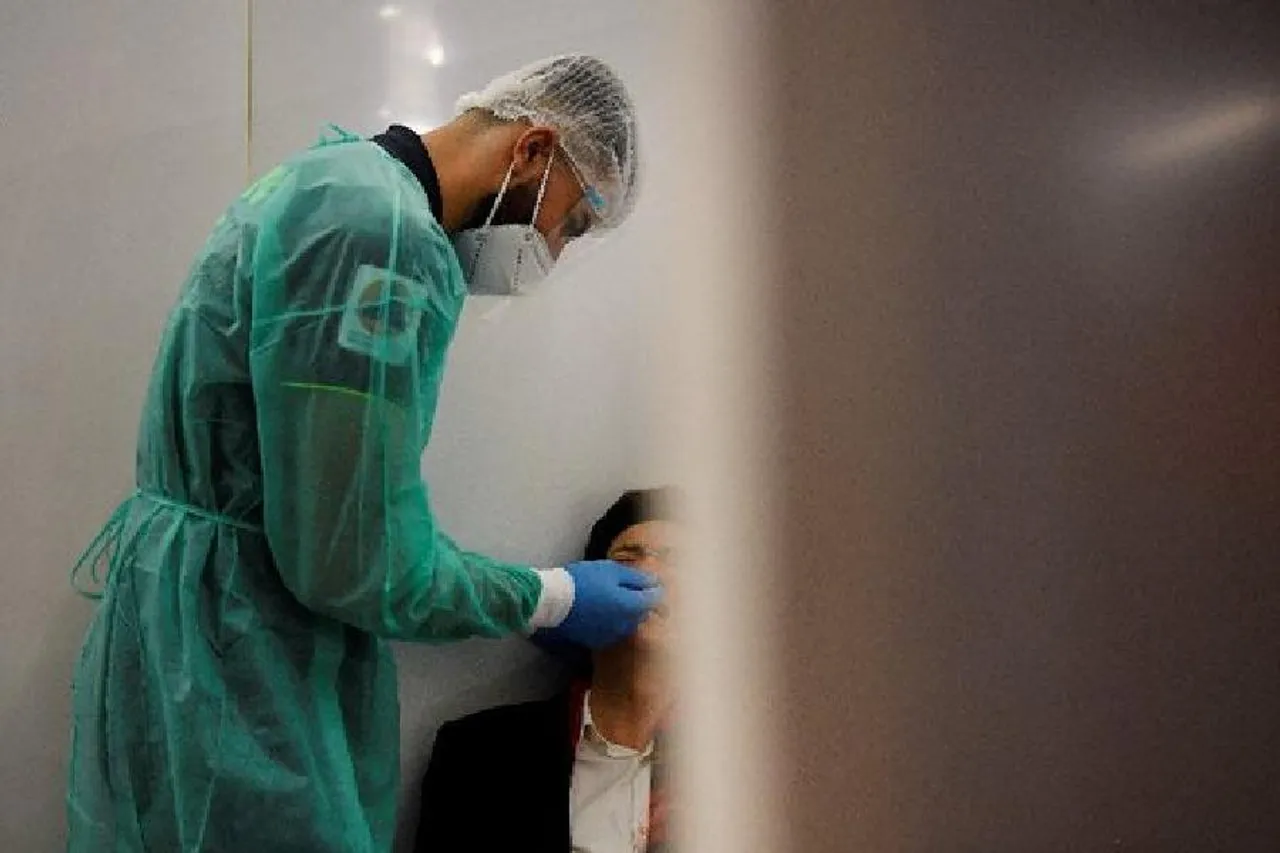 চীন থেকে আগতদের জন্য কোভিড -১৯ পরীক্ষা অব্যাহত থাকবে বলে জানিয়েছেন ফ্রান্সের প্রধানমন্ত্রী