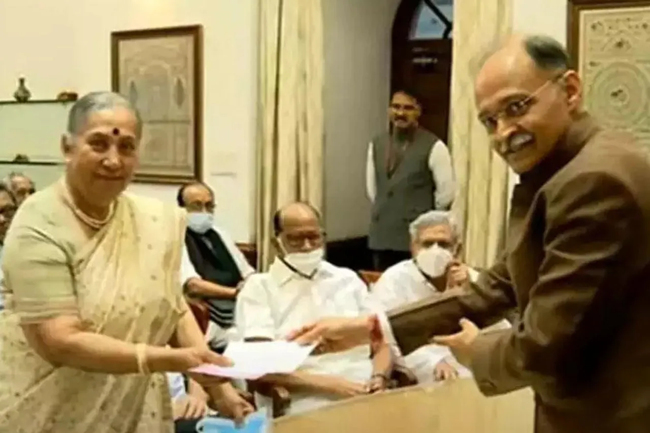 মনোনয়ন জমা দিলেন মার্গারেট আলভা