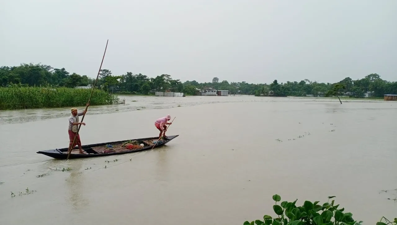 কোচবিহারে বন্যা পরিস্থিতি, জল বাড়ছে তোরসা নদীর