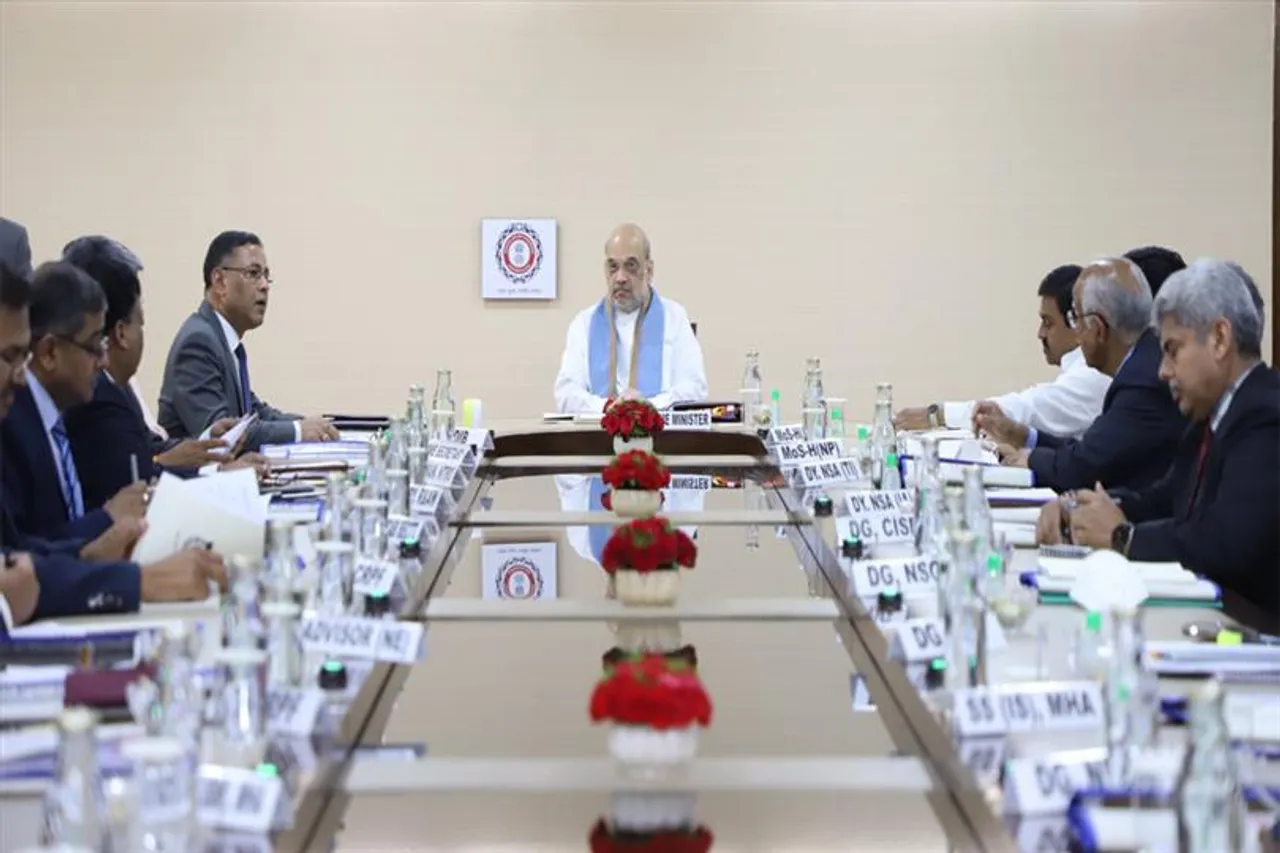 সীমান্ত এলাকায় জনসংখ্যার পরিবর্তনের উপর কড়া নজর রাখার নির্দেশ শাহের