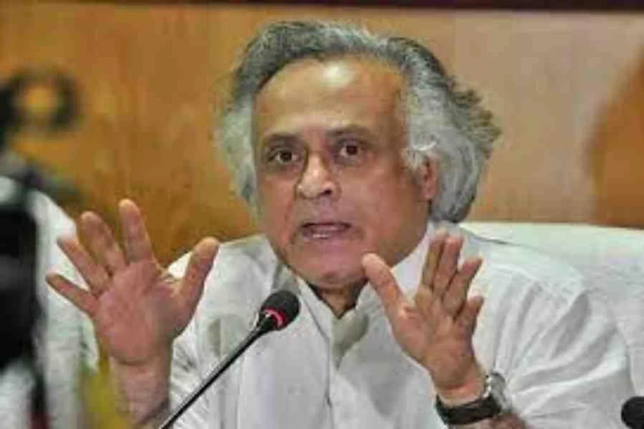 সোশ্যাল মিডিয়ায় মিথ্যার কারখানা চলছে, বিজেপিকে খোঁচা