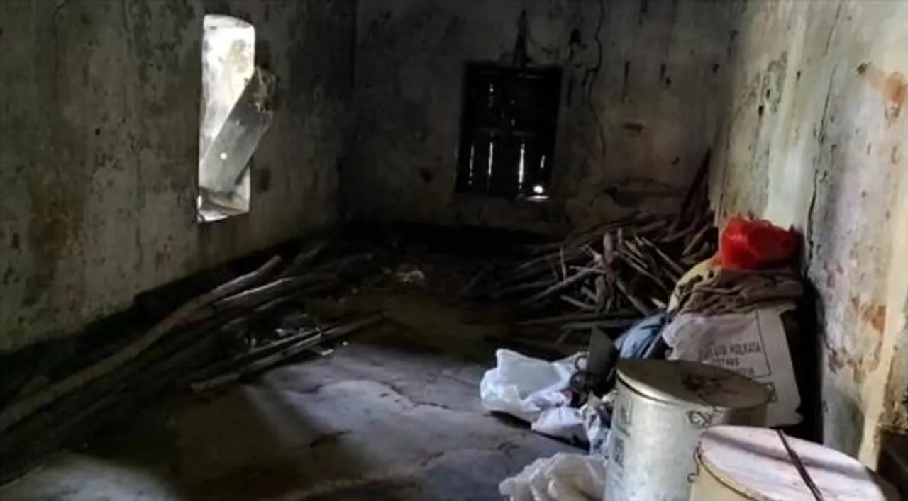 ৭ বছর ধরে অস্বাস্থ্যকর পরিবেশে চলছে অঙ্গনওয়াড়ি