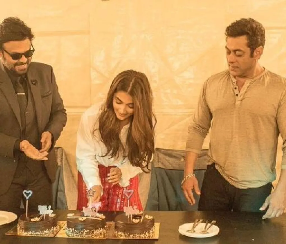 কিসি কা ভাই কিসি কি জান এর সেটে জন্মদিন উদযাপন করলেন পূজা হেগডে দেখুন