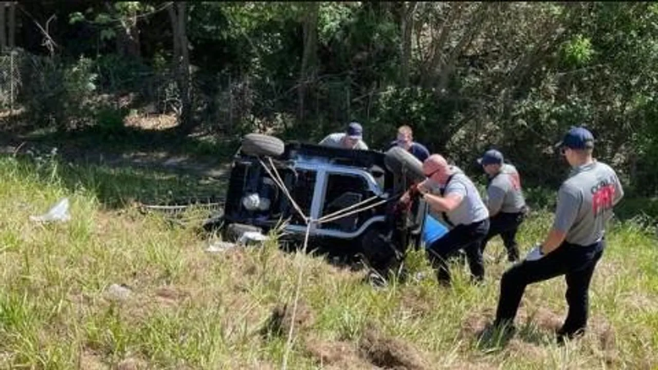 কেনিয়ায় সড়ক দুর্ঘটনায় দুই বিদেশি পর্যটকের মৃত্যু