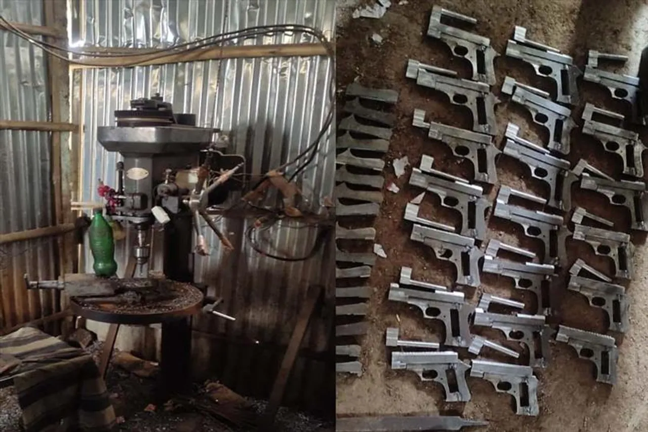 ফের প্রচুর পরিমাণে অস্ত্র উদ্ধার করল STF