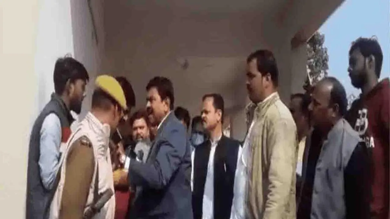 মেজাজ হারালেন কেন্দ্রীয় মন্ত্রী