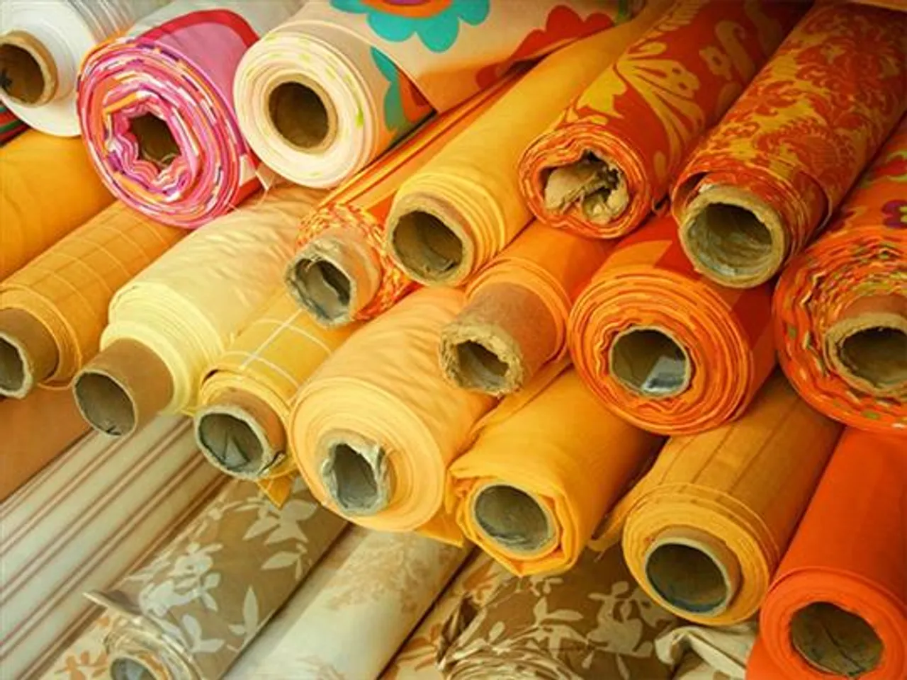 গার্হস্থ্য মন্দা, মার্কিন নিষেধাজ্ঞা চীনের টেক্সটাইল শিল্পের দুর্দশাকে আরও বাড়িয়ে তুলছে