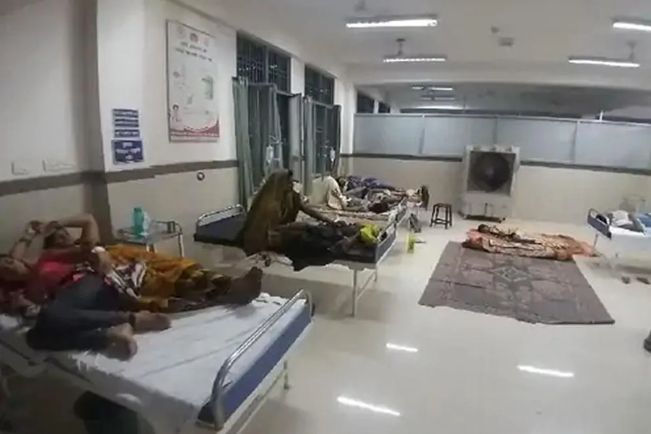 বিষাক্ত খাবার খেয়ে মর্মান্তিক মৃত্যু শিশুর, হাসপাতালে ভর্তি একাধিক