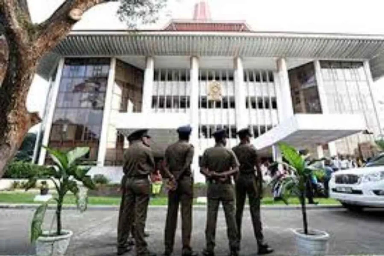 প্রাক্তন রাষ্ট্রপতিকে সমন জারি করল সুপ্রিম কোর্ট