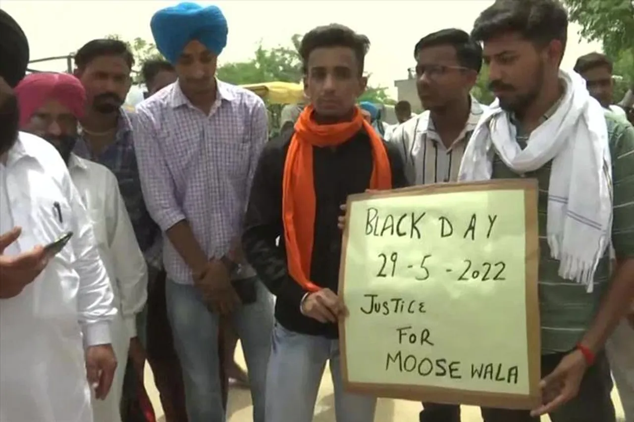 সিধু মুসেওয়ালা হত্যাকাণ্ডে কেজরির বাসভবনের বাইরে বিক্ষোভ কংগ্রেসের