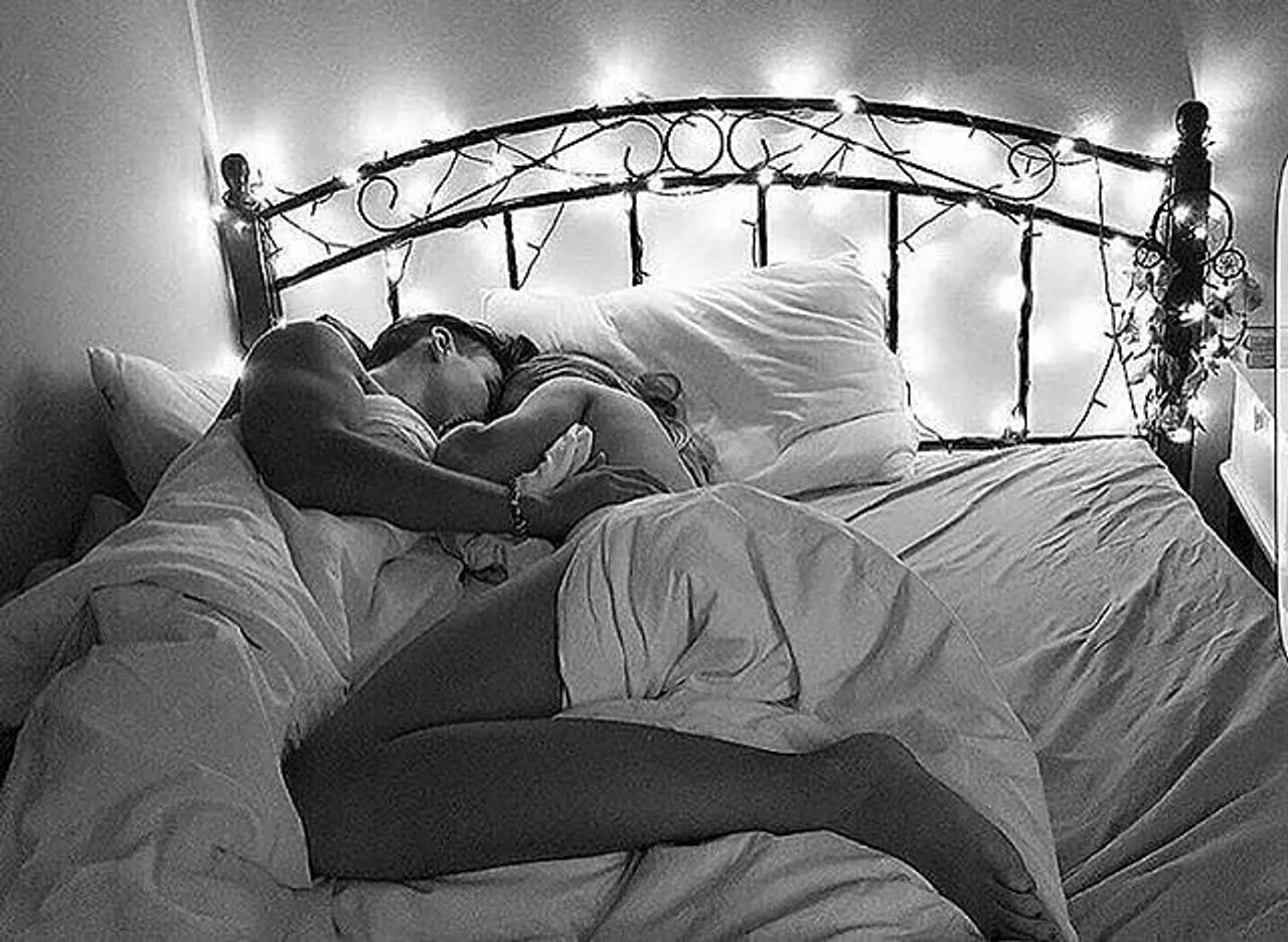 তাকে খুশি করুন