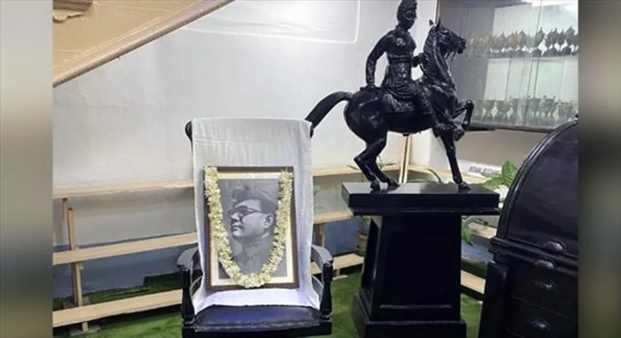 পুরসভায় সাজানো হল মেয়র সুভাষের চেয়ার