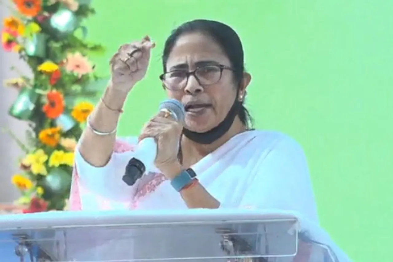 পুলিশের ভুল ছিল, প্রকাশ্যে বললেন মমতা