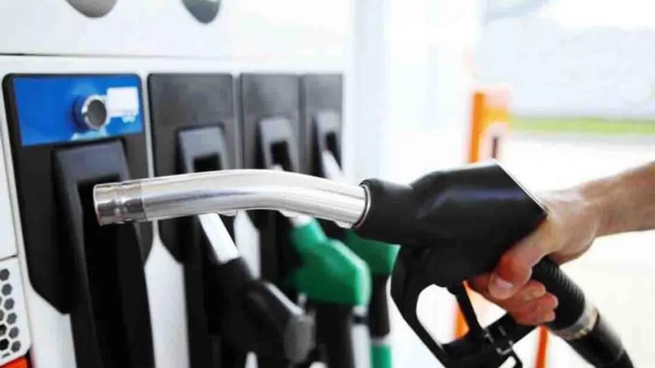 বাংলার একাধিক জেলায় বাড়ল পেট্রল-ডিজেলের দাম