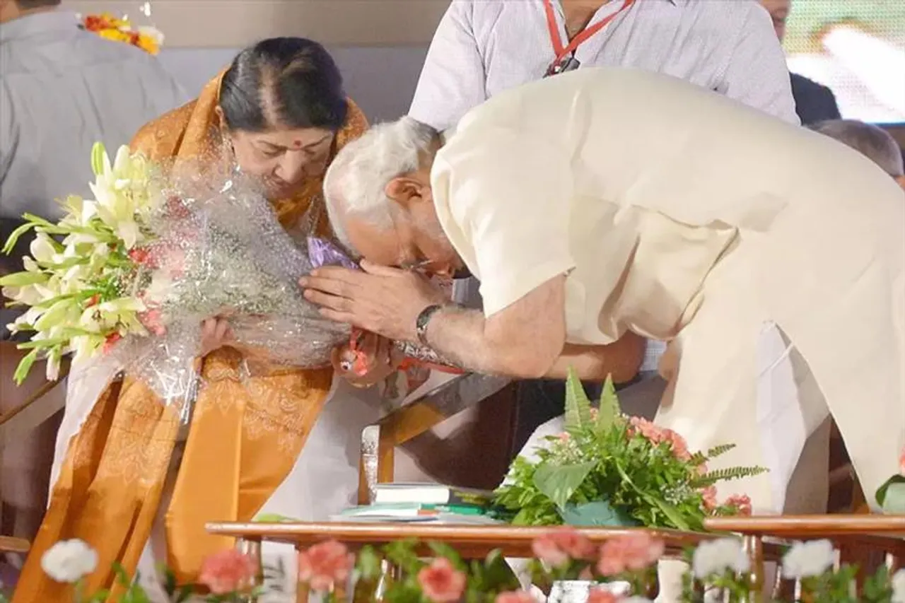 কিংবদন্তী শিল্পীর মৃত্যুতে ব্যথিত প্রধানমন্ত্রী