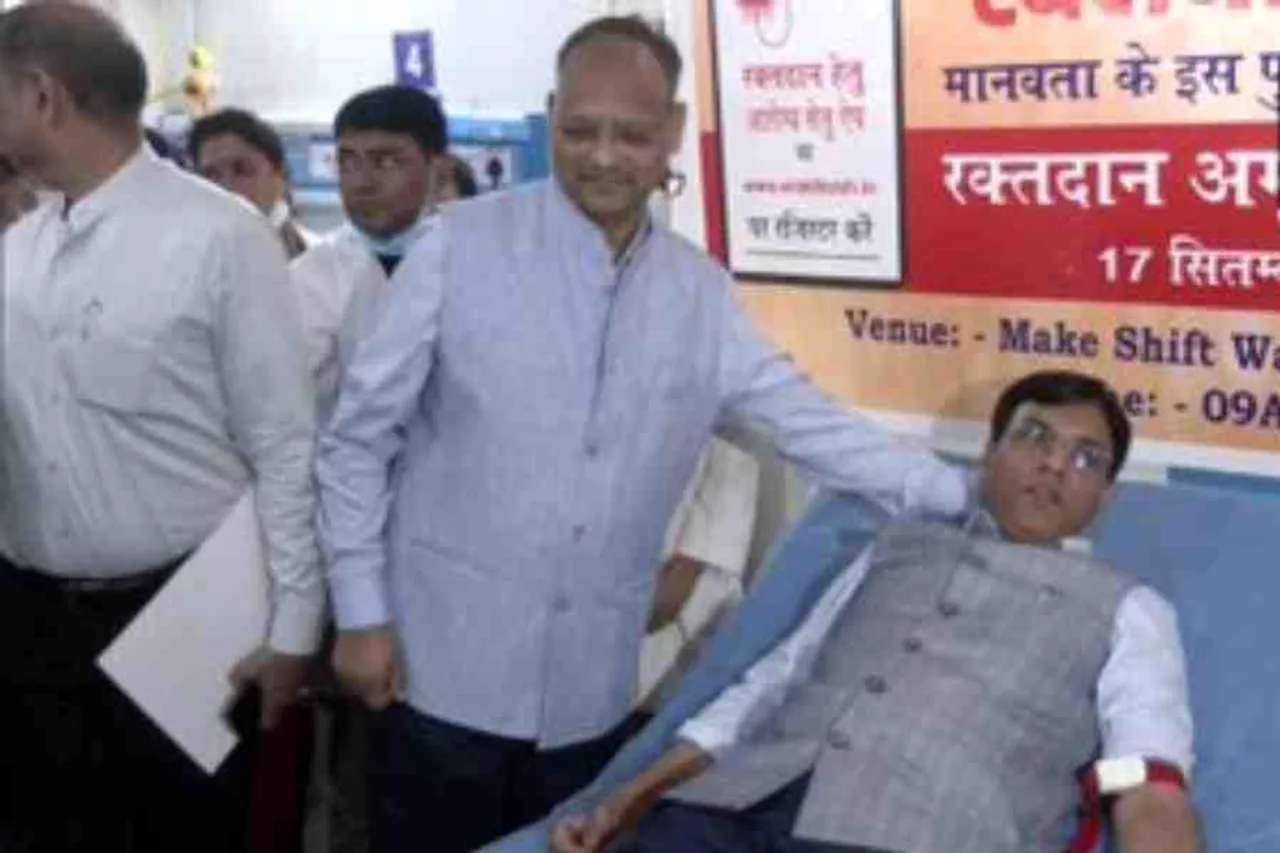 'রক্তদান অমৃত মহোৎসবে' অংশ নিলেন কেন্দ্রীয় মন্ত্রী