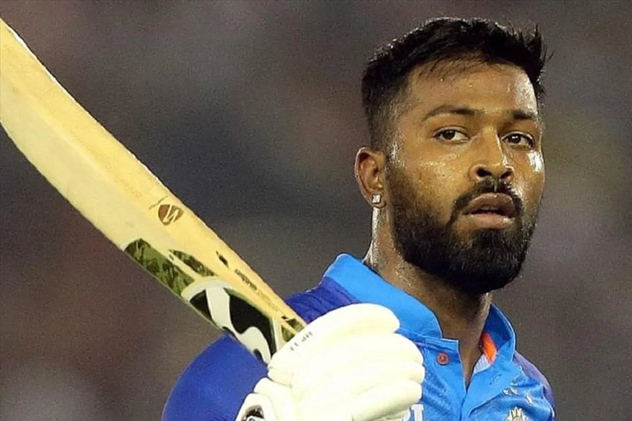 অর্ধ শতরান হাঁকিয়েছেন হার্দিক পাণ্ড্য