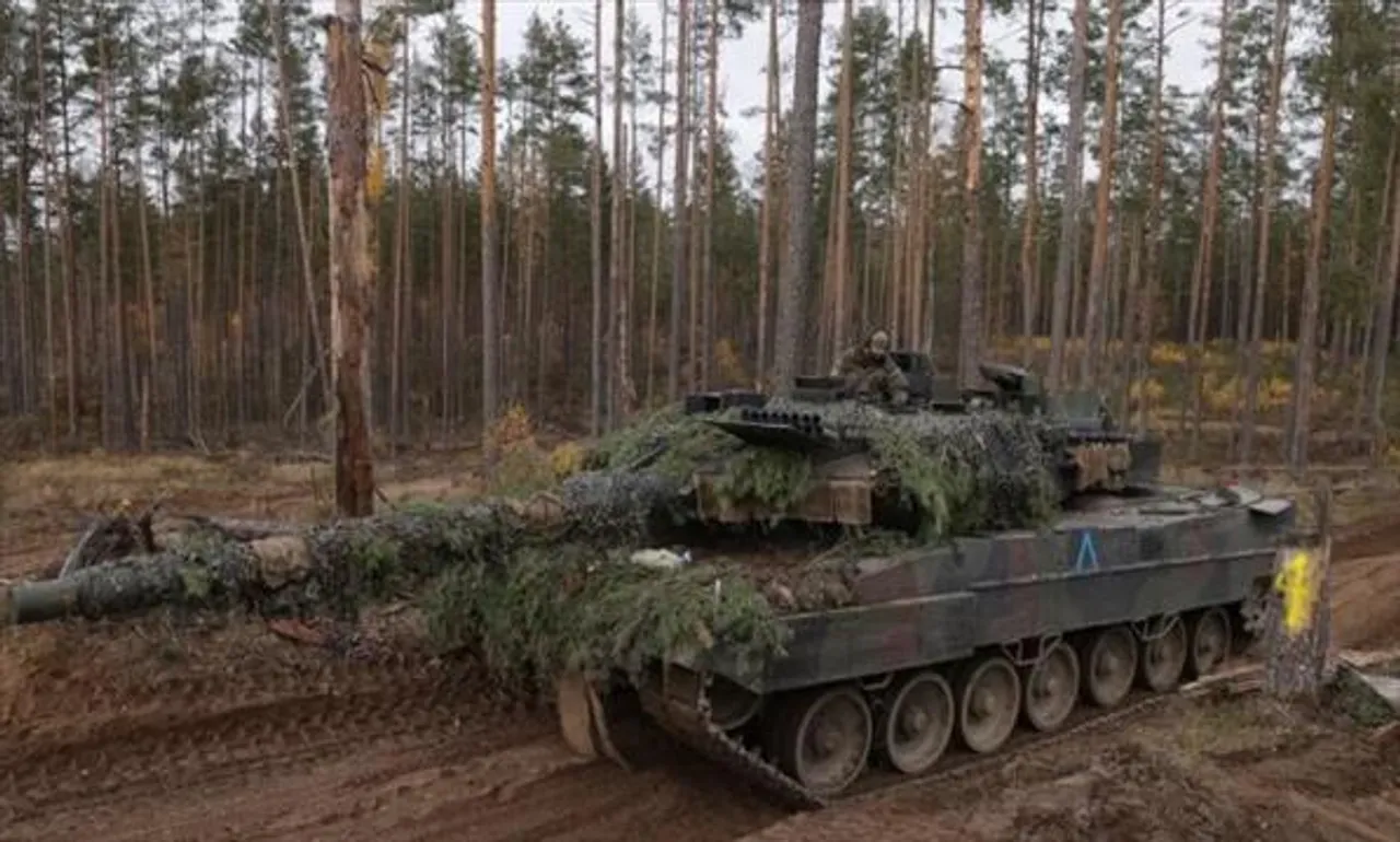 আগামী কয়েক সপ্তাহের মধ্যে কিয়েভে ১৪টি লেপার্ড-২ ট্যাংক সরবরাহ করবে পোল্যান্ড