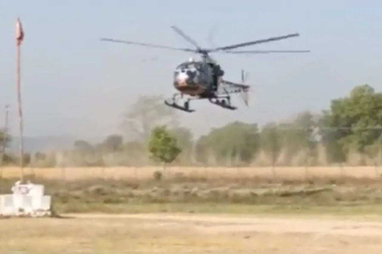 জরুরী অবতরণ করল চিতা হেলিকপ্টার