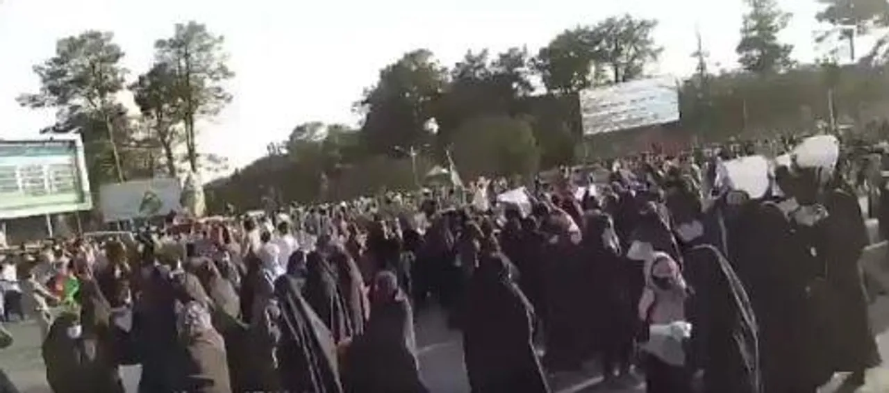 প্রতিবাদি মিছিল রুখতে গুলিবর্ষণ তালিবান সৈন্যদের