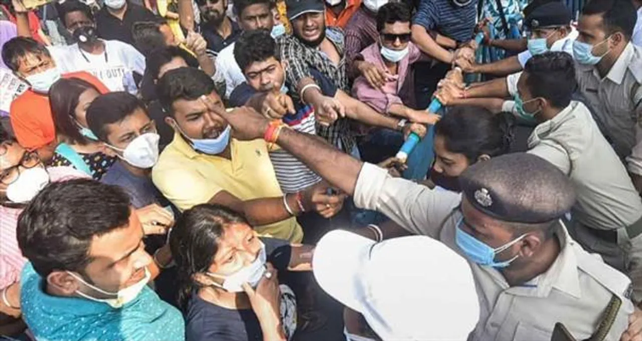 এসএসসি-র দফতরে বামেদের বিক্ষোভ