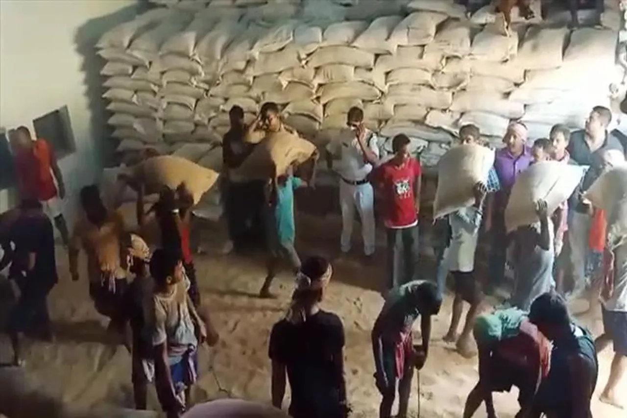 আসানসোলে গোডাউনে আগুন