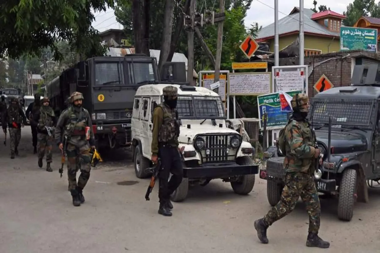 শহীদ পুলিশ, সৈন্যদের পরিবারকে চাকরি দেওয়ার ঘোষণা