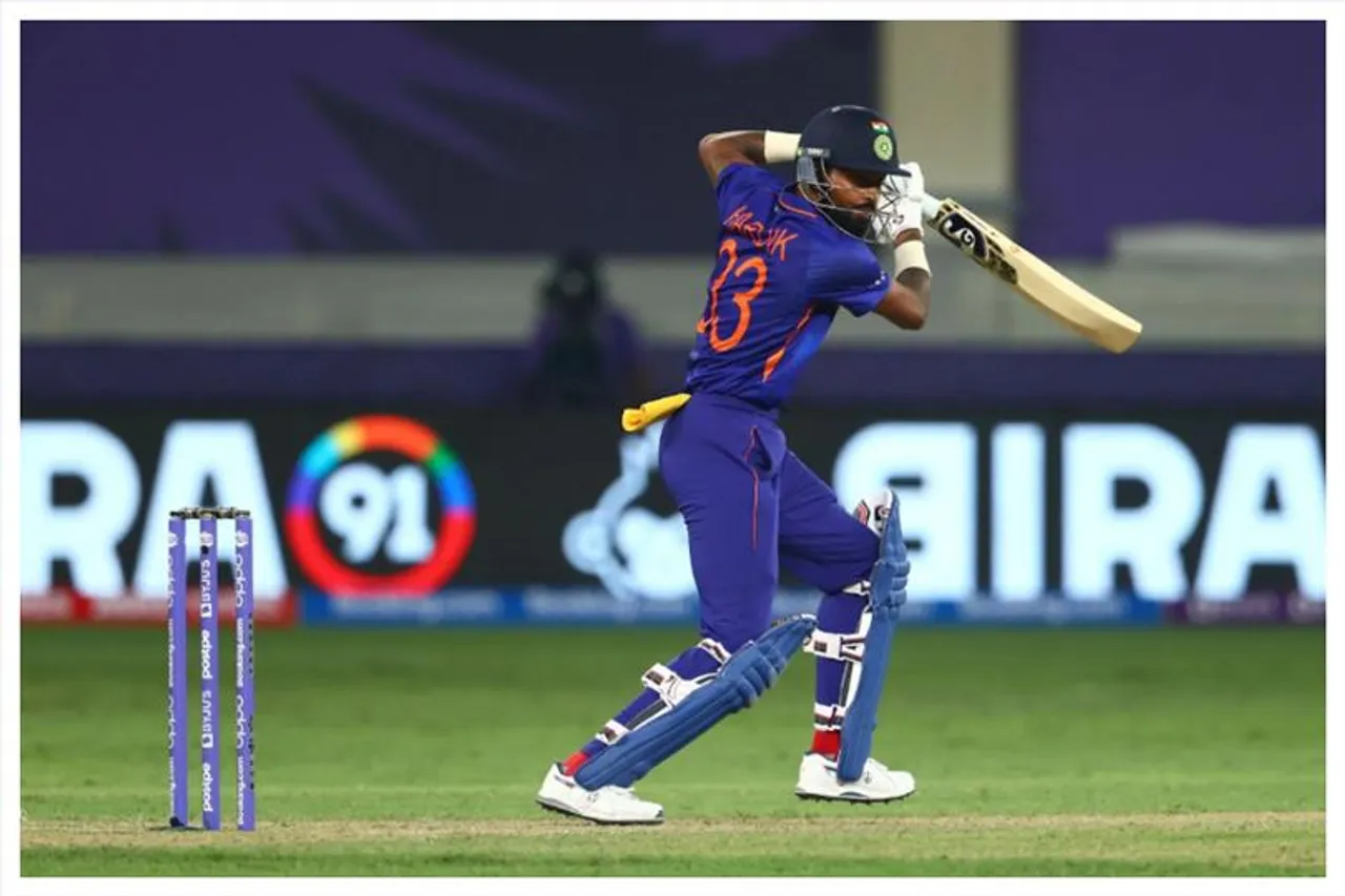 আউট হার্দিক পাণ্ড্য