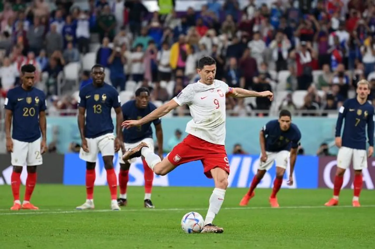 পোল্যান্ডের হয়ে গোল করলেন লেওয়ানডোস্কি