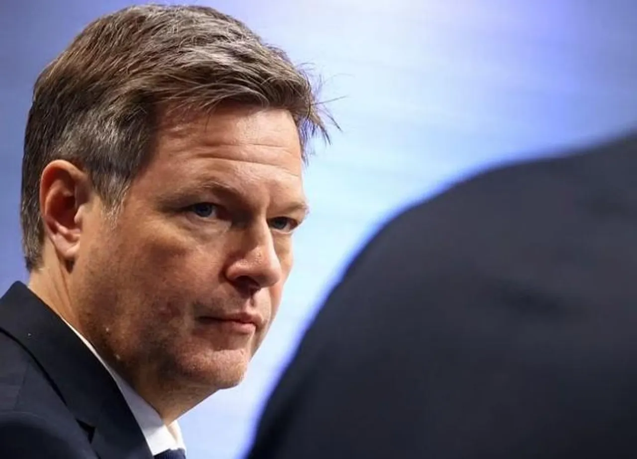 ইউক্রেনে লেপার্ড ট্যাংক সরবরাহের বিষয়টি অস্বীকার করতে পারে নাঃ জার্মান অর্থনীতি মন্ত্রী