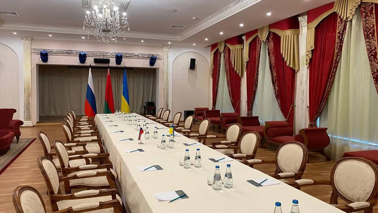 রাশিয়া-ইউক্রেনের প্রতিনিধি দলের অপেক্ষায় বেলারুশ