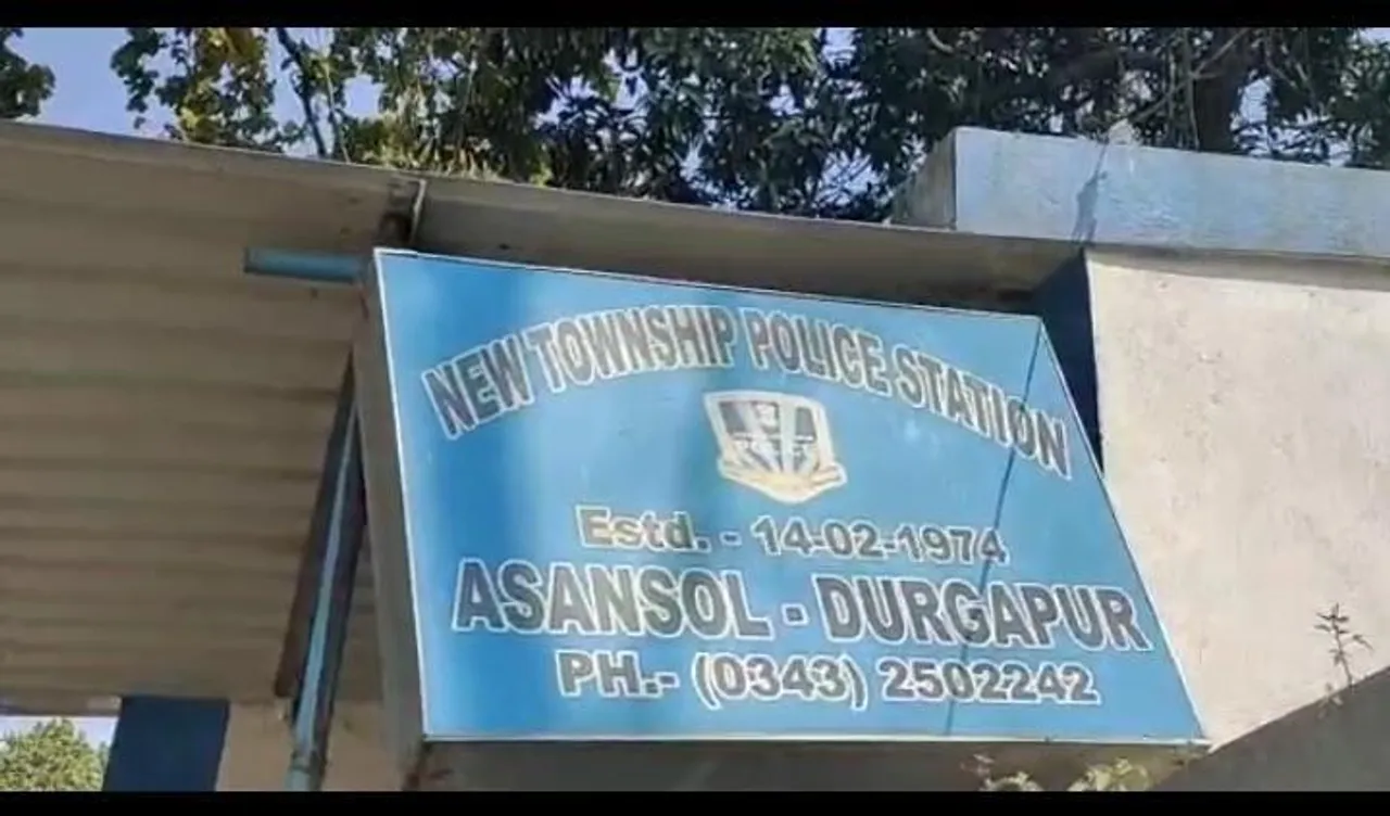 এটিএম মেশিন ভেঙে চুরি