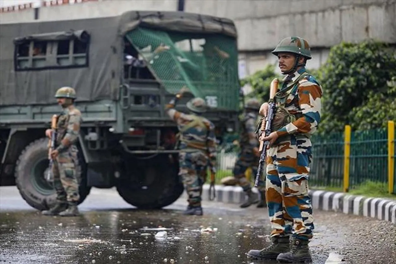 উত্তপ্ত উপত্যকা, গ্রেনেড হামলায় আহত বহু