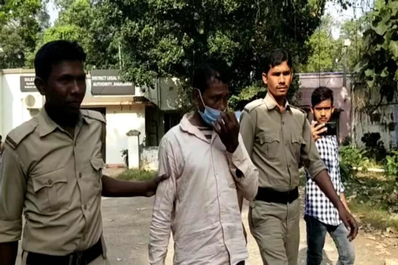 জামবনীতে নাবালিকাকে ধর্ষণের অভিযোগে প্রতিবেশী এক ব্যক্তির বিরুদ্ধে