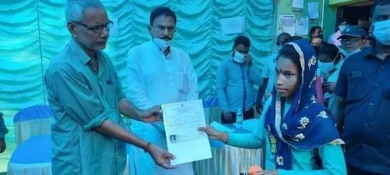 জামুড়িয়ায় ২৪০ জনকে জাতি শংসাপত্র প্রদান