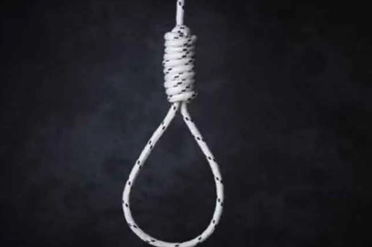 ‘বাবা তুমি খুব ভাল থেকো’, মেসেজ পাঠিয়ে গলায় ফাঁস দিয়ে আত্মঘাতী কিশোর