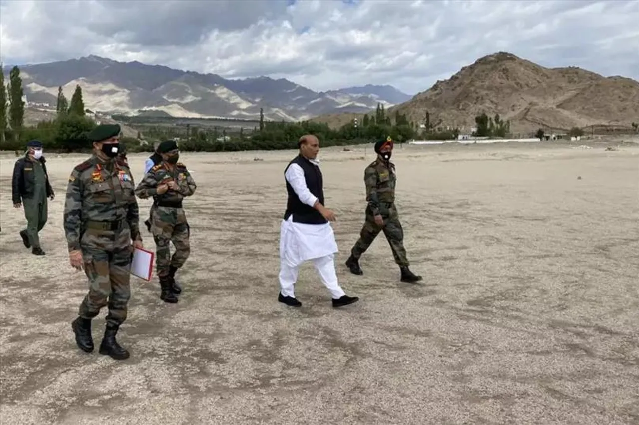 লাদাখে ভয়াবহ দুর্ঘটনা, টুইট করলেন রাজনাথ সিং