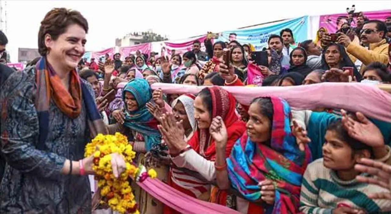 উত্তরপ্রদেশে প্রিয়ঙ্কার তাস ‘দাদি’!