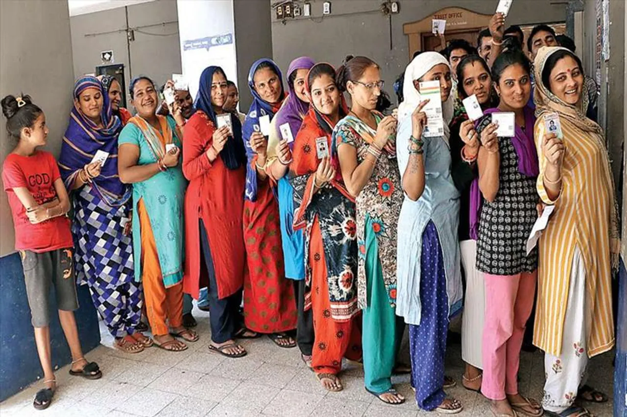 Gujarat election: ৩,২৪,৪২২ জন নতুন ভোটার ভোট দেবেন