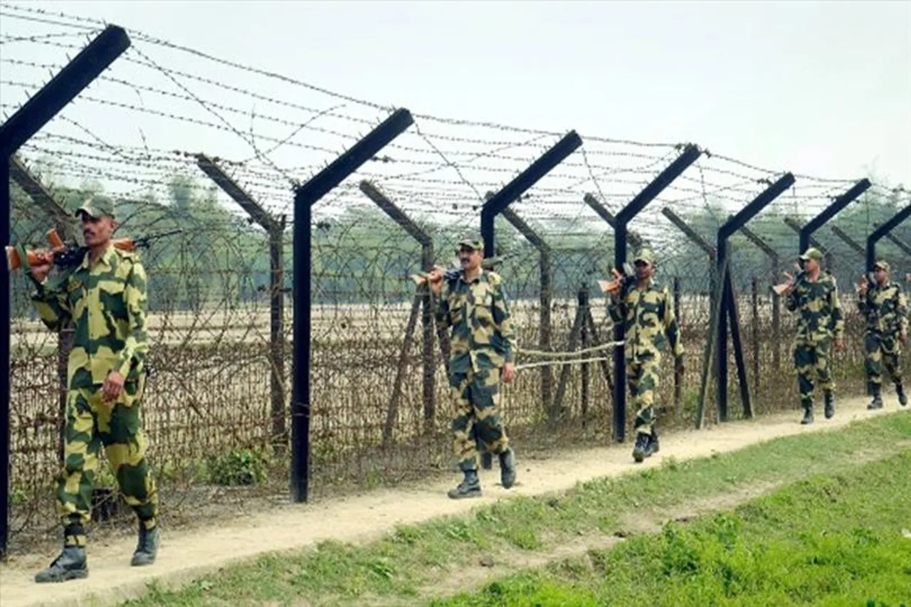 বিএসএফের গুলিতে নিহত যুবকের বাড়িতে তৃণমূলের প্রতিনিধি দল