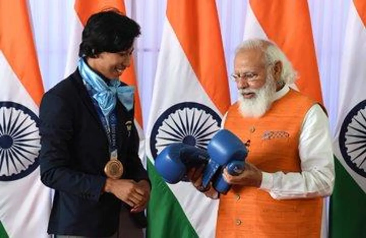 ‘বক্সিং গ্লাভস পড়লে রাজনীতিবিদরা বলবেন মোদী কিছু খারাপ করতে চলেছেঃ’ প্রধানমন্ত্রী