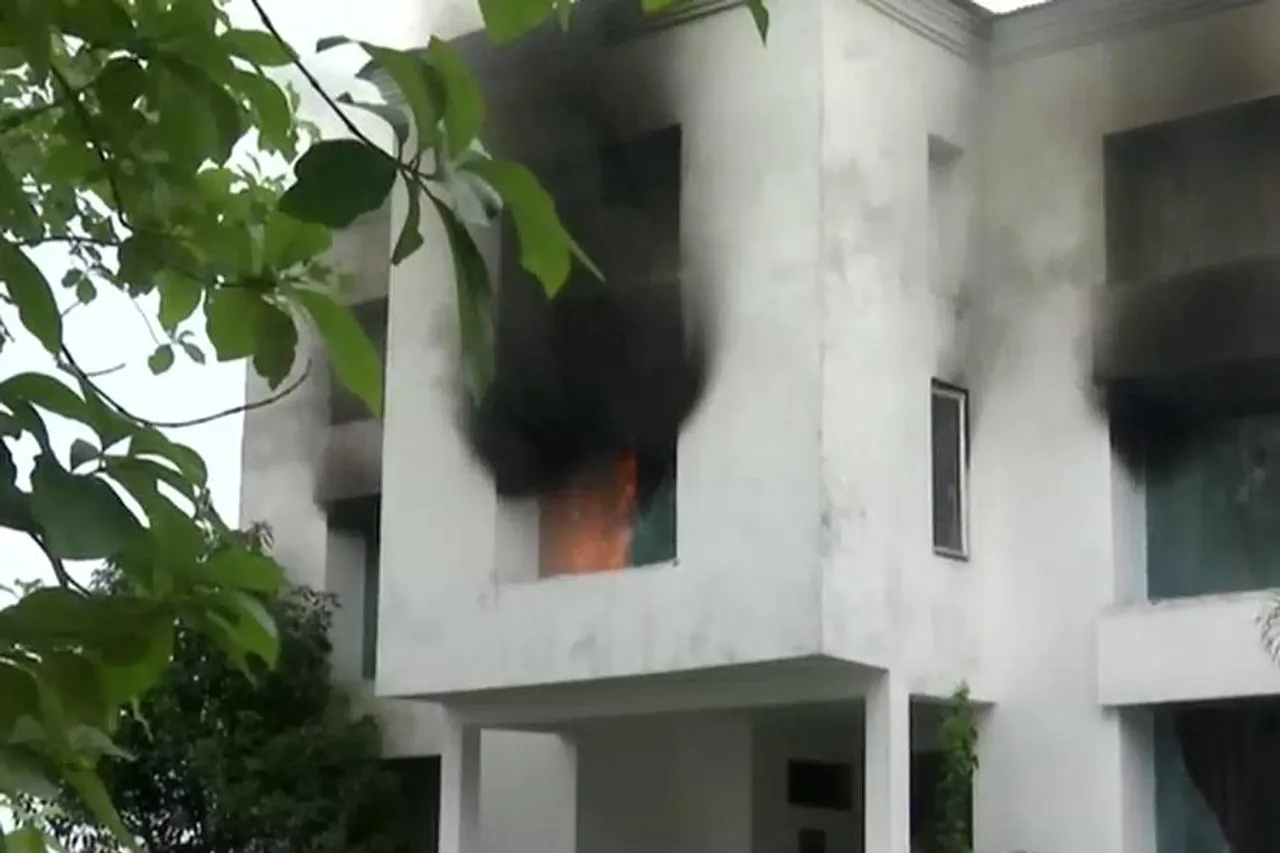 Uttarakhand: রিসর্টে আগুন ধরিয়ে দিল উত্তেজিত জনতা